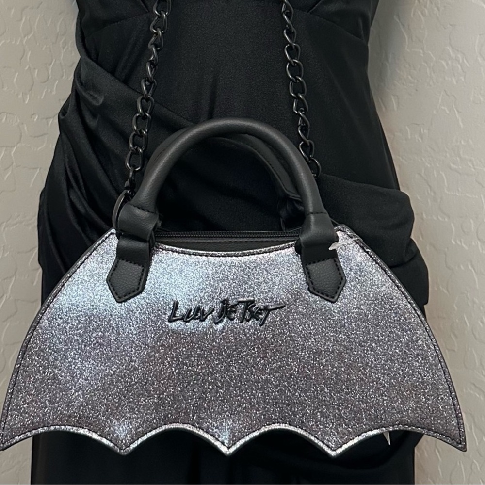 NWT Betsey Johnson Silver Glitter Bat Mini Bag